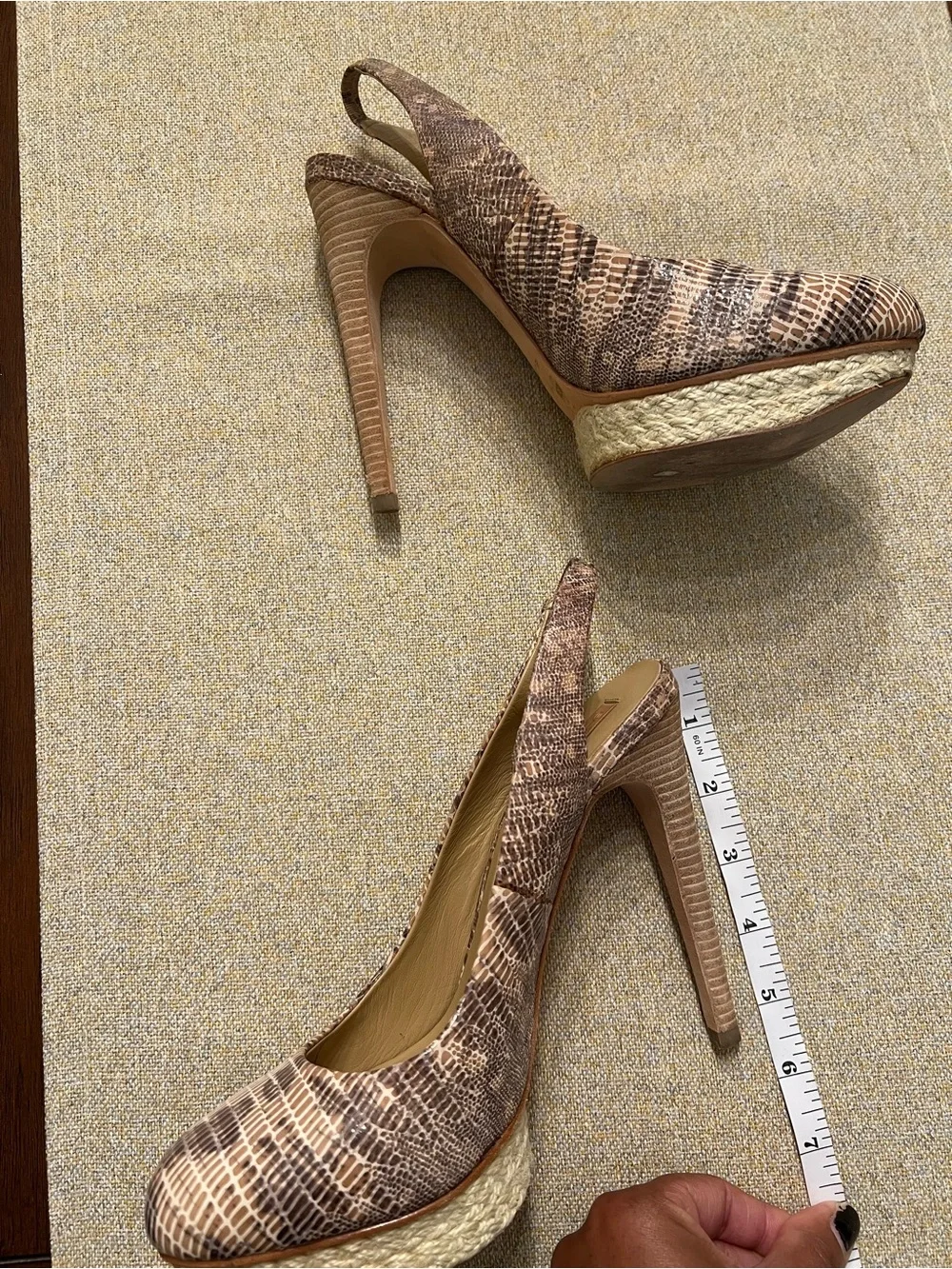 ❤️BCBGMAXAZRIA Folley  Platform Heels